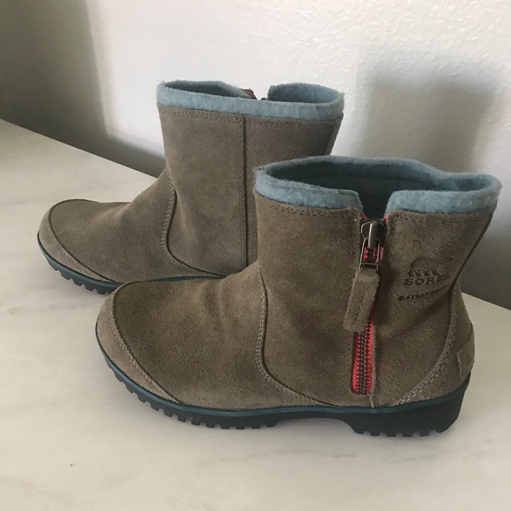 New Sorel Meadow Zip Boots